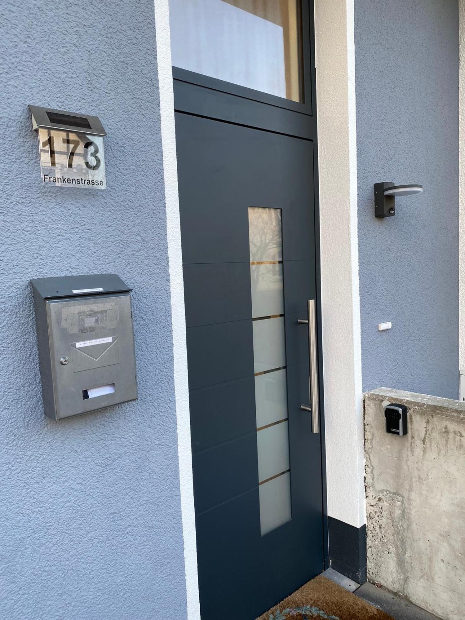 Schoene, Moderne Wohnung Mit Grosszuegiger Terasse Essen Bagian luar foto