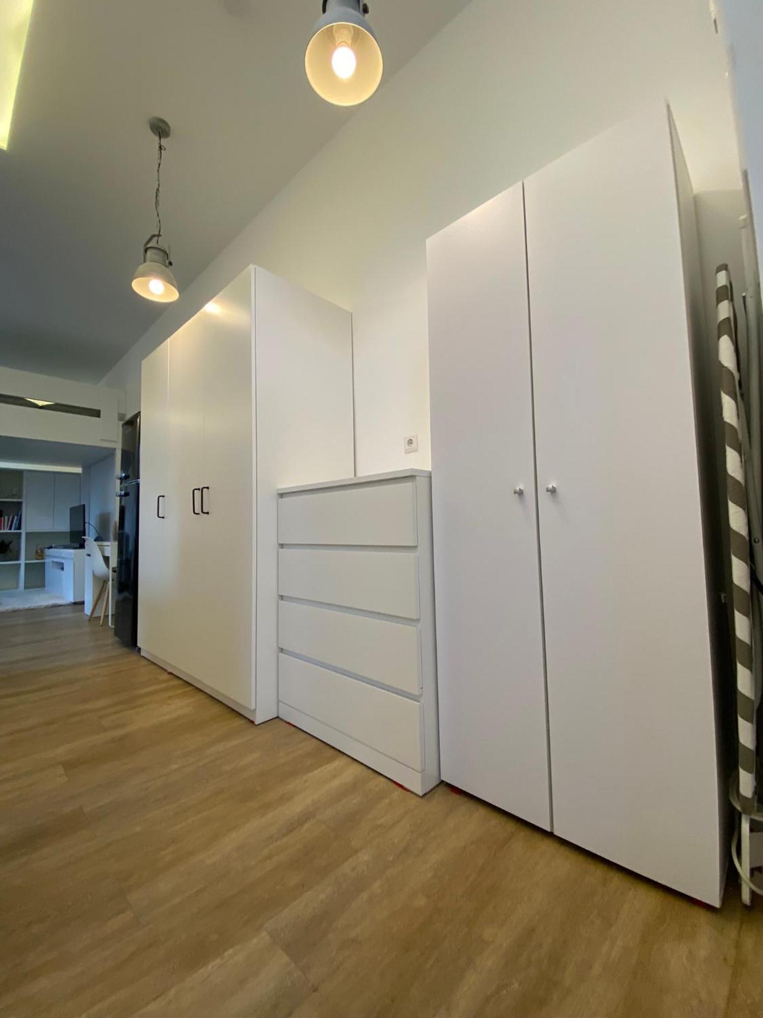 Schoene, Moderne Wohnung Mit Grosszuegiger Terasse Essen Bagian luar foto