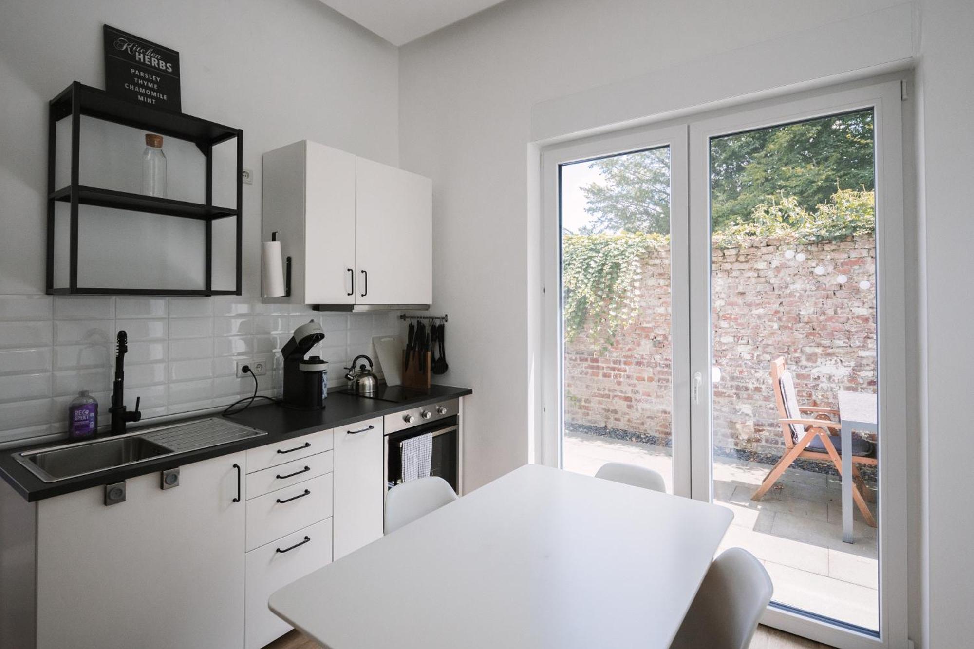 Schoene, Moderne Wohnung Mit Grosszuegiger Terasse Essen Bagian luar foto